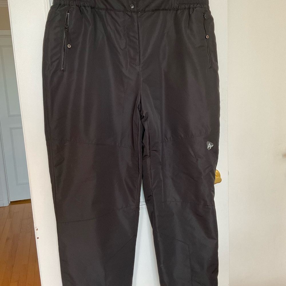 Women’s Black Insulated snow Pants